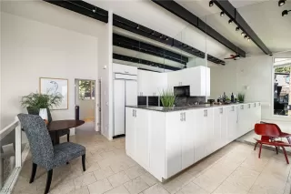 Photo #6: 1015511 Listing