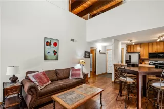 Photo #3: 1015519 Listing