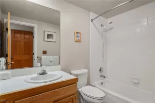 Photo #4: 1015553 Listing