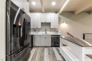 Photo #4: 1015588 Listing