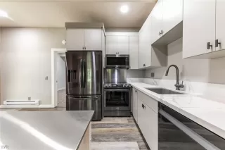 Photo #5: 1015588 Listing