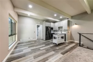 Photo #6: 1015588 Listing