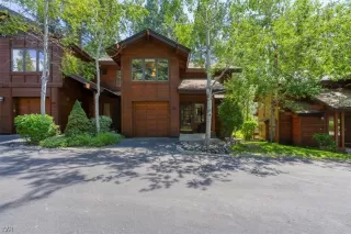 Photo #1: 1015621 Listing