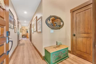 Photo #5: 1015621 Listing