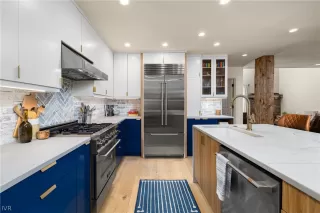 Photo #4: 1015623 Listing