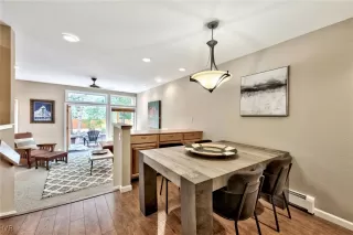 Photo #5: 1015667 Listing