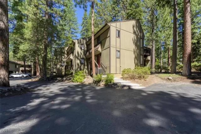 MLS: 1015670 Condo For Sale