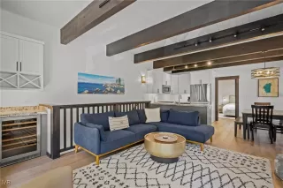 Photo #3: 1016695 Listing