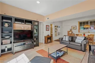 Photo #5: 1016725 Listing