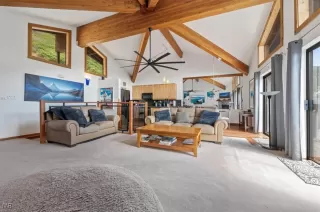 Photo #5: 1016746 Listing