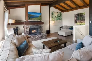 Photo #6: 1016748 Listing