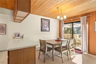 Photo #6: 1016765 Listing