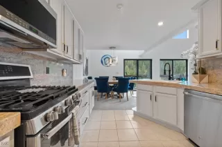 Photo #2: 1016780 Listing