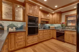 Photo #6: 1016901 Listing