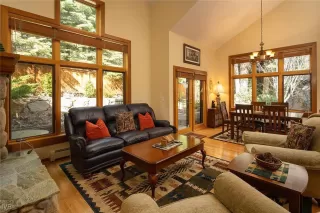 Photo #4: 1016964 Listing