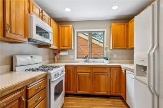 Photo #6: 1016987 Listing 