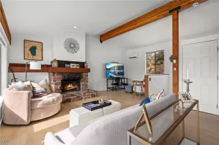 Photo #4: 1018003 Listing