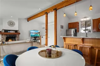 Photo #6: 1018003 Listing