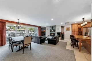 Photo #6: 1018007 Listing