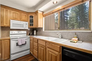 Photo #6: 1018010 Listing