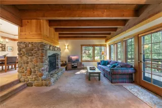 Photo #5: 1018025 Listing