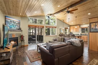 Photo #2: 1018032 Listing