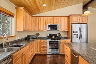 Photo #5: 1018032 Listing