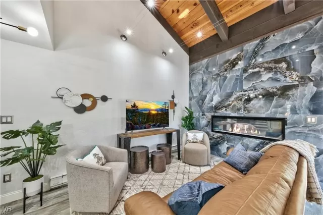 MLS: 1018036 Condo For Sale