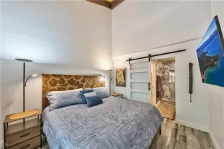 Photo #5: 1018036 Listing