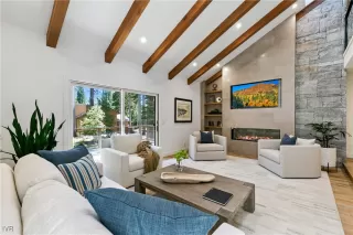 Photo #4: 1018063 Listing