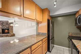More Details about MLS # 1018129 : 861 SOUTHWOOD BOULEVARD 6