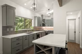 Photo #4: 1018165 Listing 
