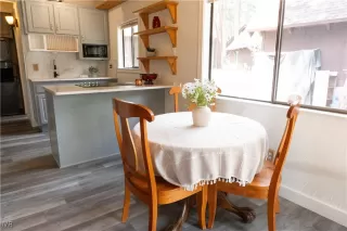 Photo #4: 1018169 Listing