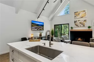 Photo #4: 1018202 Listing 