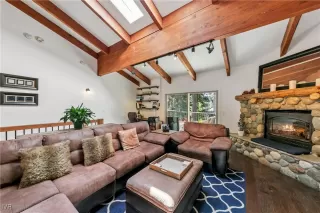 Photo #2: 1018218 Listing 