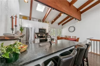 Photo #4: 1018218 Listing 