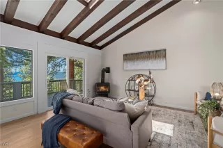 Photo #5: 1018265 Listing