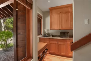 Photo #2: 1018268 Listing