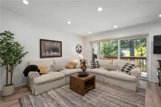 Photo #2: 1018271 Listing