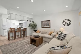 Photo #4: 1018271 Listing