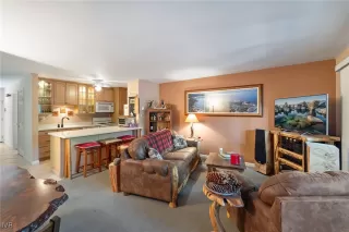 Photo #2: 1018289 Listing