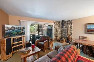 Photo #4: 1018289 Listing