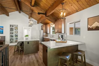 Photo #5: 1018294 Listing