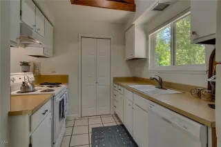 Photo #3: 1018321 Listing 