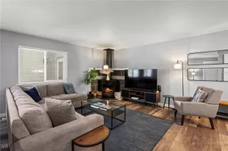 Photo #4: 1018323 Listing 