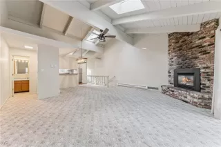 Photo #6: 1018334 Listing