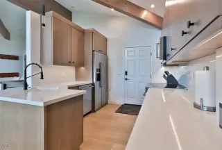 Photo #5: 1018356 Listing 