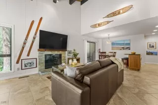 Photo #1: 1018372 Listing