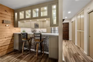 Photo #4: 1018406 Listing 