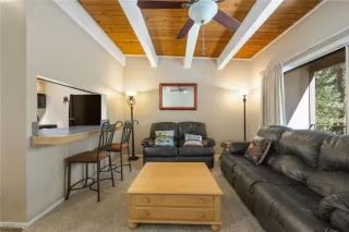 Photo #4: 1018409 Listing 